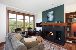 Blackcomb Greens 31 | Cozy & Bright Unit, Shuttle to Gondola, Shared Hot tub